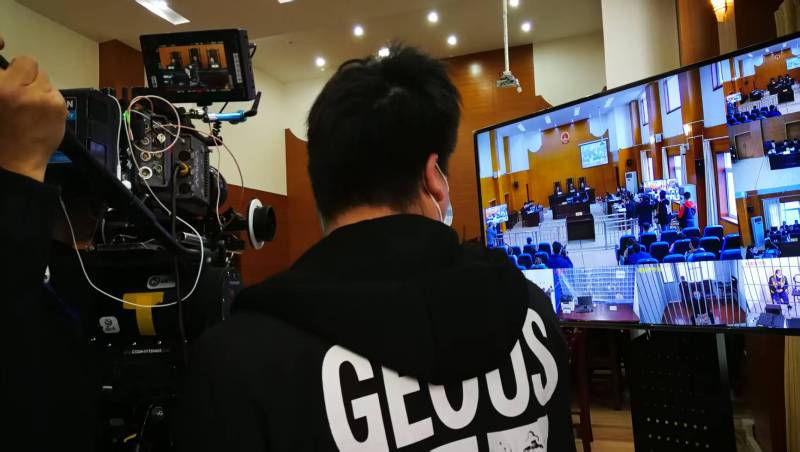 AI生成VS人工创意——高邑县广告片拍摄公司的技术浪漫主义实践